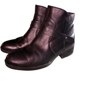 Born Tori Black Leather Ankle Boots Size 9 | Boho Moto Comfort